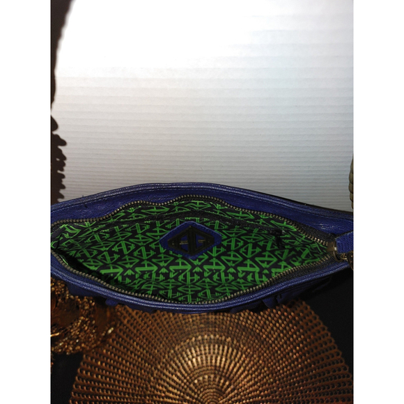 KAGE Leather Shoulder Bag - Picture 8 of 9